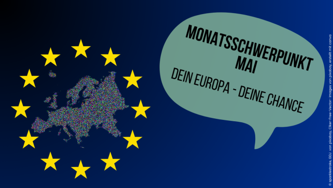 Blauer Hintergrund darauf die Sterne der Europaflagge, Europakarte und eine hellgrüne Sprechblase